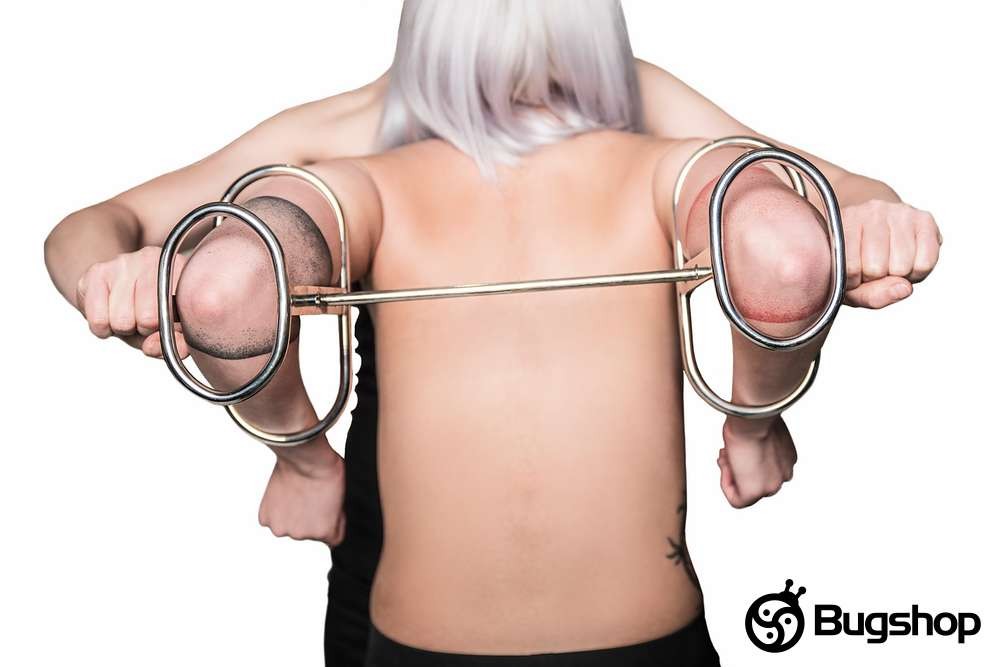 Konstrukce pro bondage loktů